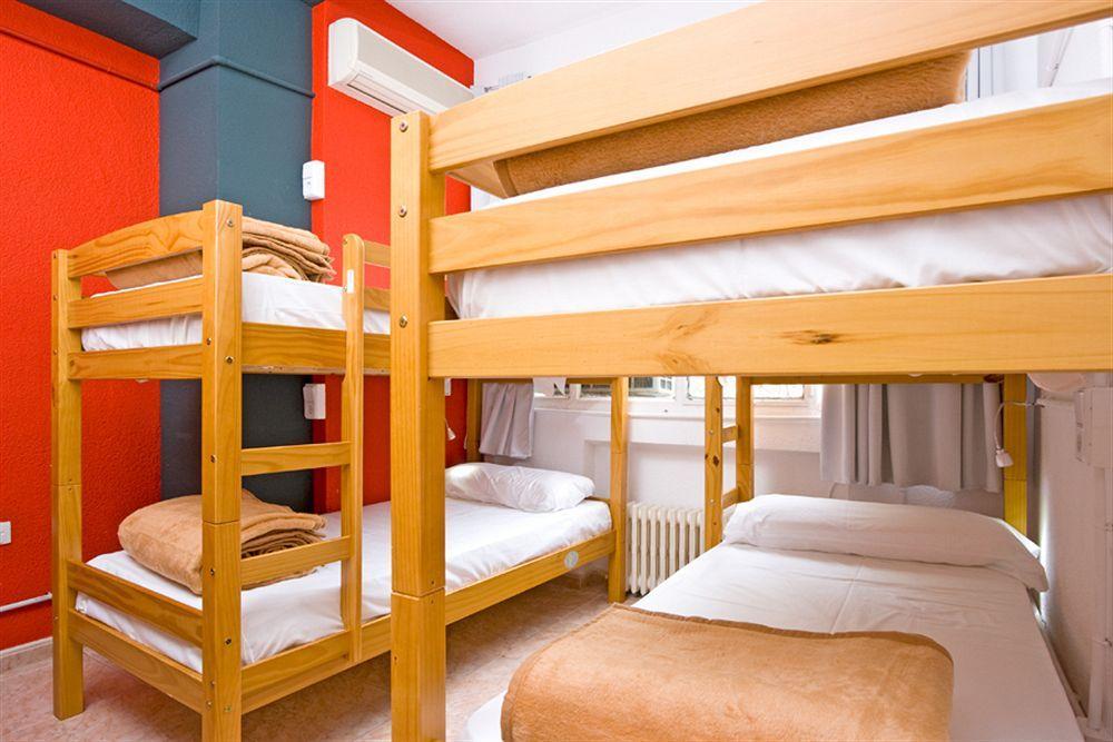 Euromadrid Hostel Exterior photo