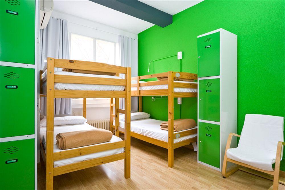 Euromadrid Hostel Exterior photo