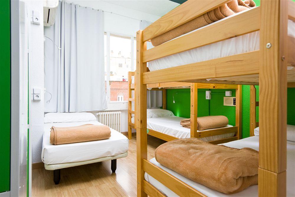 Euromadrid Hostel Exterior photo
