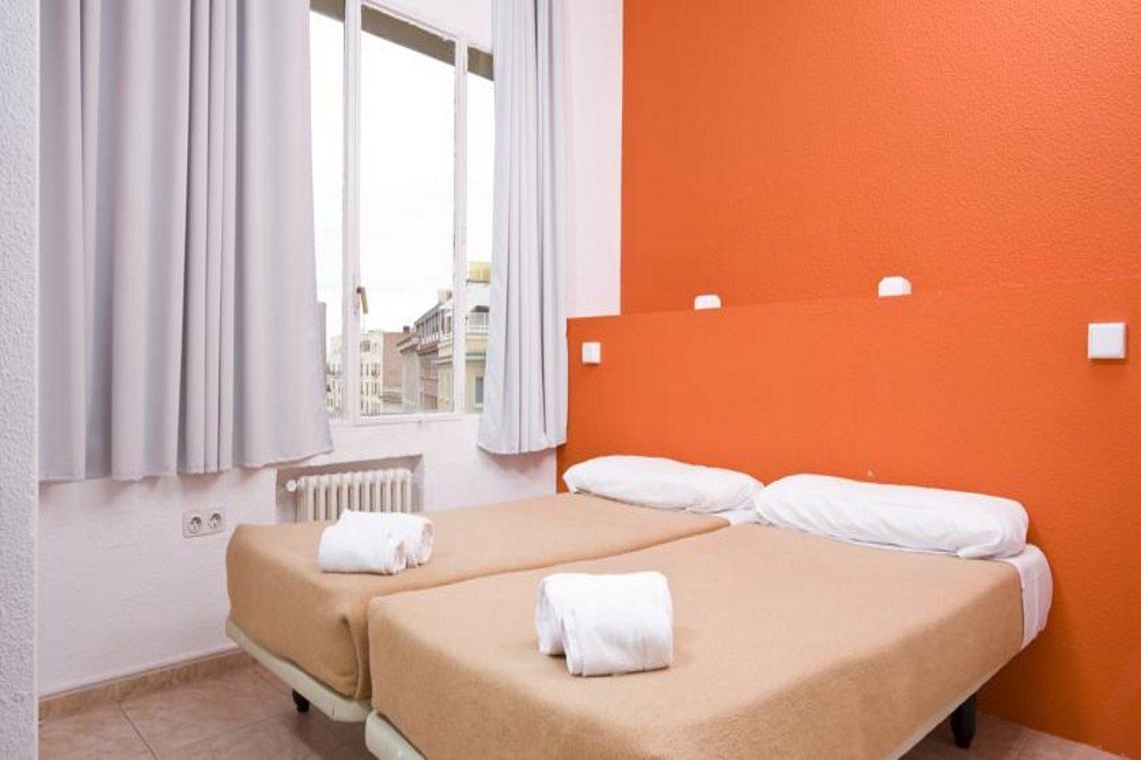 Euromadrid Hostel Exterior photo