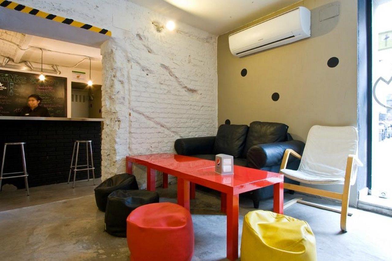Euromadrid Hostel Exterior photo